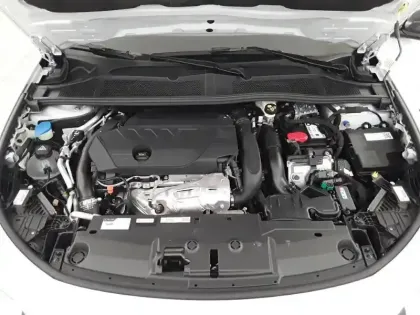 Photo 39 Peugeot 408  PHEV 180 e-EAT8
