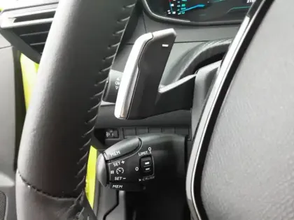 Photo 14 Peugeot 208  Hybrid 100 e-DCS6