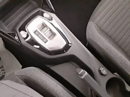 Photo 15 Peugeot 208  Hybrid 100 e-DCS6