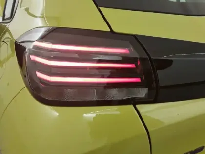 Photo 17 Peugeot 208  Hybrid 100 e-DCS6