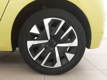 Photo 10 Peugeot 208  Hybrid 100 e-DCS6