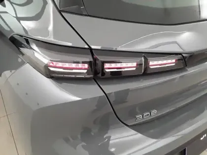 Photo 36 Peugeot 308  PureTech 130ch S&S BVM6