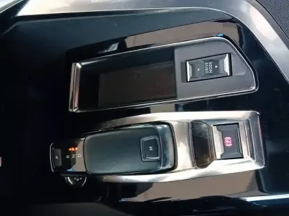 Photo 14 Peugeot 3008  Puretech 130ch S&S EAT8