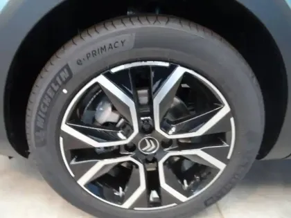 Photo 8 Citroën C4 e- 136 ch Automatique