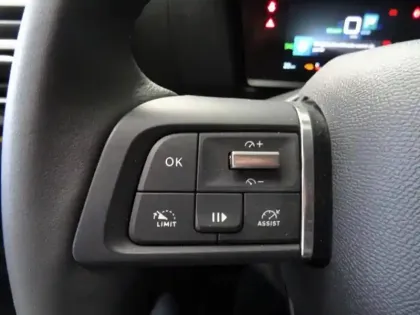 Photo 19 Citroën C4 e- 136 ch Automatique