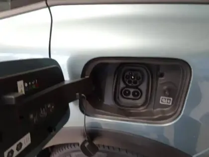 Photo 15 Citroën C4 e- 136 ch Automatique