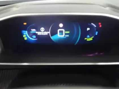 Photo 10 Peugeot 2008  e- 136ch GT