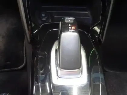 Photo 7 Peugeot 2008  e- 136ch GT