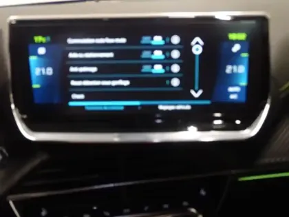 Photo 9 Peugeot 2008  e- 136ch GT