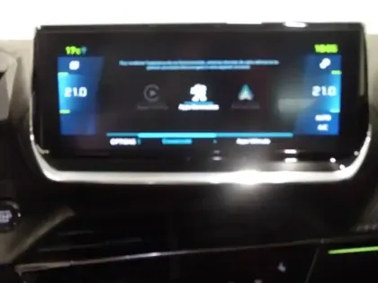 Photo 14 Peugeot 2008  e- 136ch GT