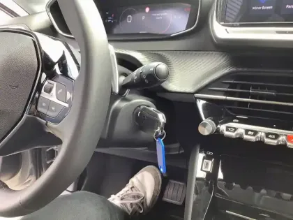 Photo 42 Peugeot 208  Hybrid 110 e-DCS6