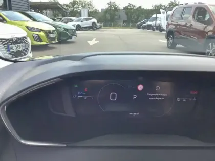 Photo 32 Peugeot 208  Hybrid 110 e-DCS6