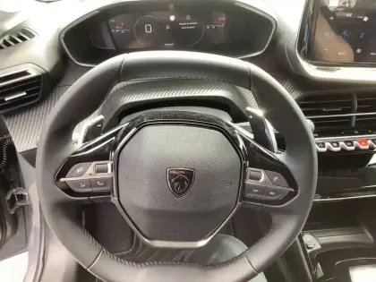 Photo 31 Peugeot 208  Hybrid 110 e-DCS6