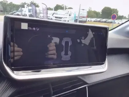 Photo 41 Peugeot 208  Hybrid 110 e-DCS6