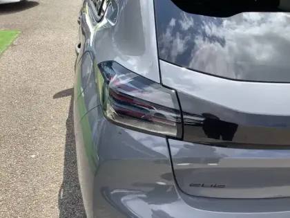 Photo 39 Peugeot 208  Hybrid 110 e-DCS6