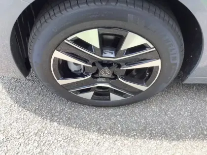 Photo 35 Peugeot 208  Hybrid 110 e-DCS6