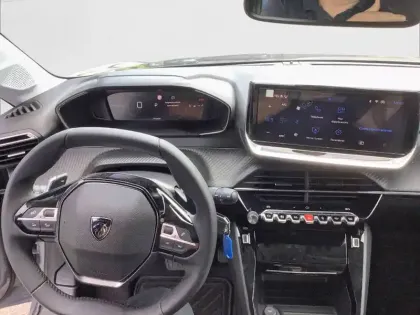 Photo 30 Peugeot 208  Hybrid 110 e-DCS6