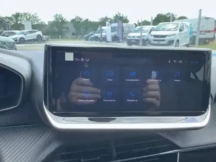 Photo 40 Peugeot 208  Hybrid 110 e-DCS6