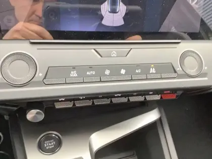 Photo 41 Peugeot 308  BlueHDi 130ch S&S EAT8