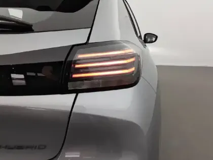 Photo 16 Peugeot 208  Hybrid 100 e-DCS6