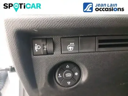 Photo 38 Citroën C4 e- 136 ch Automatique