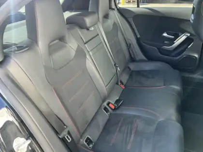 Photo 29 Mercedes Classe A 200 d AMG Line