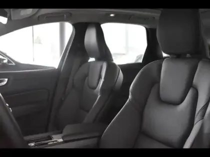 Photo 22 Volvo Xc60  T6 Hybride Rechargeable 253 + 145ch Plus Style Dark Geartronic 8 AWD