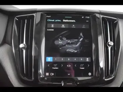 Photo 29 Volvo Xc60  T6 Hybride Rechargeable 253 + 145ch Plus Style Dark Geartronic 8 AWD