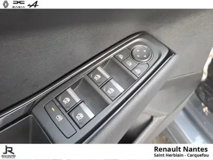 Photo 16 Renault Austral  E-Tech full hybrid 200ch Techno