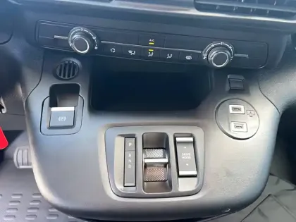 Photo 77 Fiat Doblo -E CARGO FOURGON TAILLE M 800 KG ELECTRIQUE 100 KW