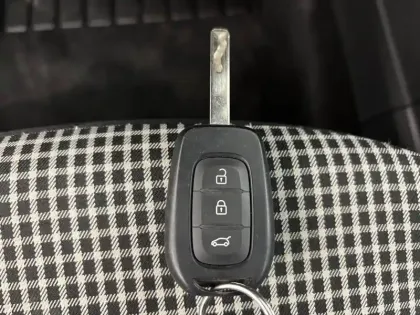 Photo 19 Renault Twingo  III Achat Intégral - 21