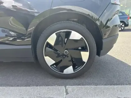 Photo 8 Volvo Ex30  Single Extended Range 272ch Ultra