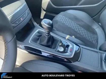 Photo 13 Peugeot 308  1.2 PureTech 130ch S&S Roadtrip