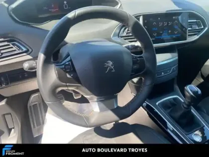Photo 8 Peugeot 308  1.2 PureTech 130ch S&S Roadtrip