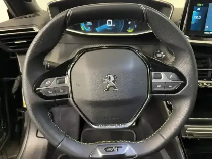 Photo 32 Peugeot 2008  Electrique 50 kWh 136 ch