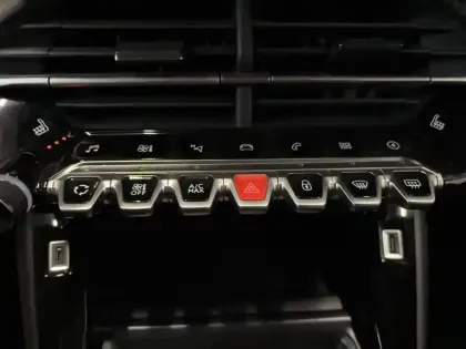 Photo 52 Peugeot 2008  Electrique 50 kWh 136 ch