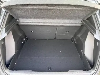 Photo 63 Peugeot 2008  Electrique 50 kWh 136 ch