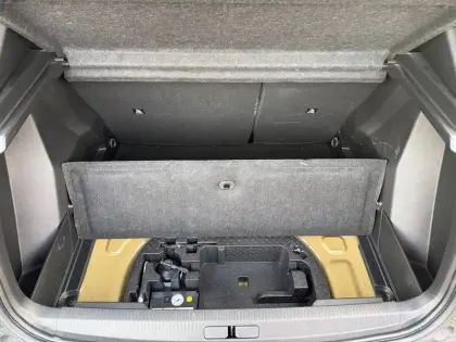 Photo 18 Peugeot 2008  Electrique 50 kWh 136 ch