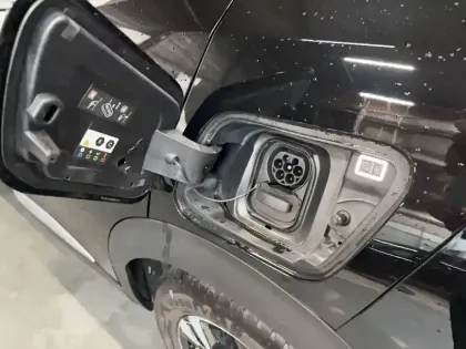 Photo 49 Peugeot 2008  Electrique 50 kWh 136 ch