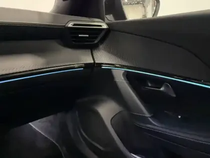 Photo 15 Peugeot 2008  Electrique 50 kWh 136 ch