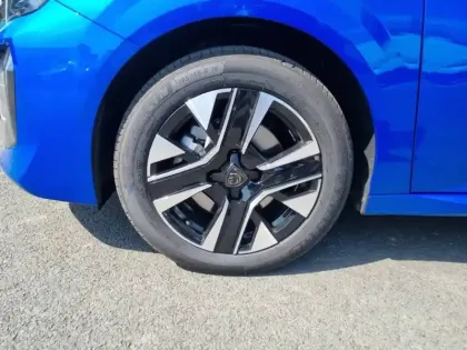 Photo 32 Peugeot 208  Hybrid 110 e-DCS6