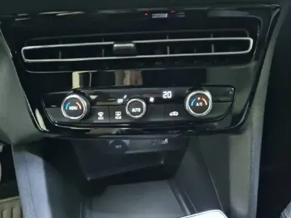 Photo 44 Opel Mokka  Electrique 136 ch & Batterie 50 kWh