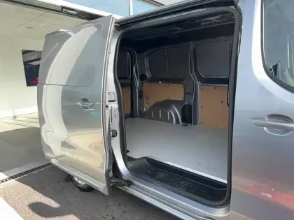 Photo 24 Peugeot Expert  FGN M ELECTRIQUE 100KWH 136CH BATTERIE 50 KWH