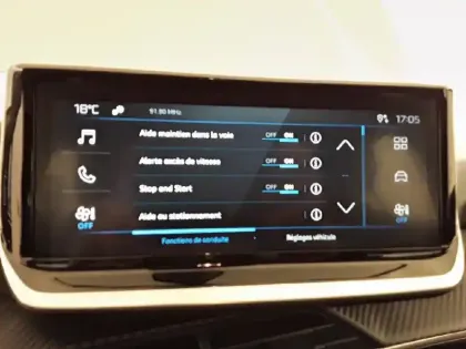 Photo 35 Peugeot 208  Hybrid 100 e-DCS6