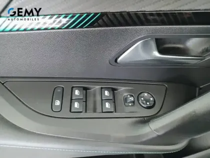 Photo 24 Peugeot 2008  Moteur électrique 136 ch