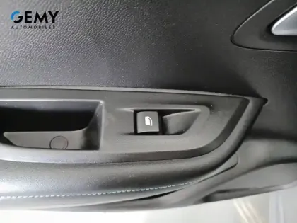 Photo 22 Peugeot 2008  Moteur électrique 136 ch