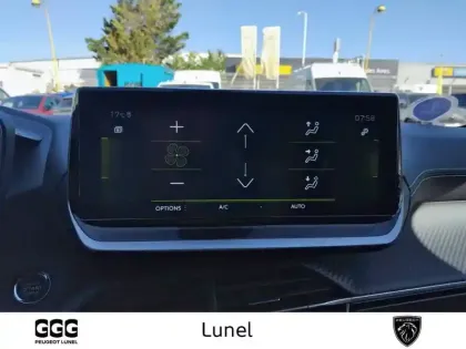 Photo 19 Peugeot 208  PureTech 100 S&S EAT8