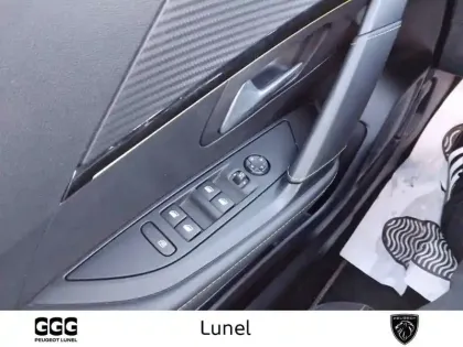 Photo 11 Peugeot 208  PureTech 100 S&S EAT8