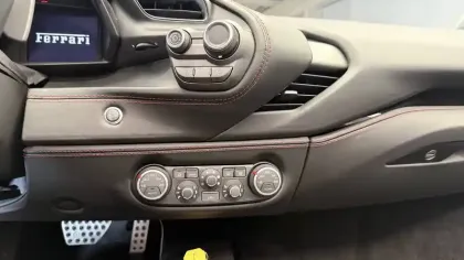 Photo 14 Ferrari 488  4.0 V8 670ch Spider