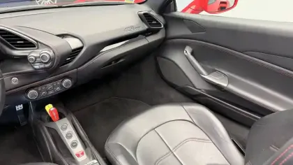 Photo 35 Ferrari 488  4.0 V8 670ch Spider